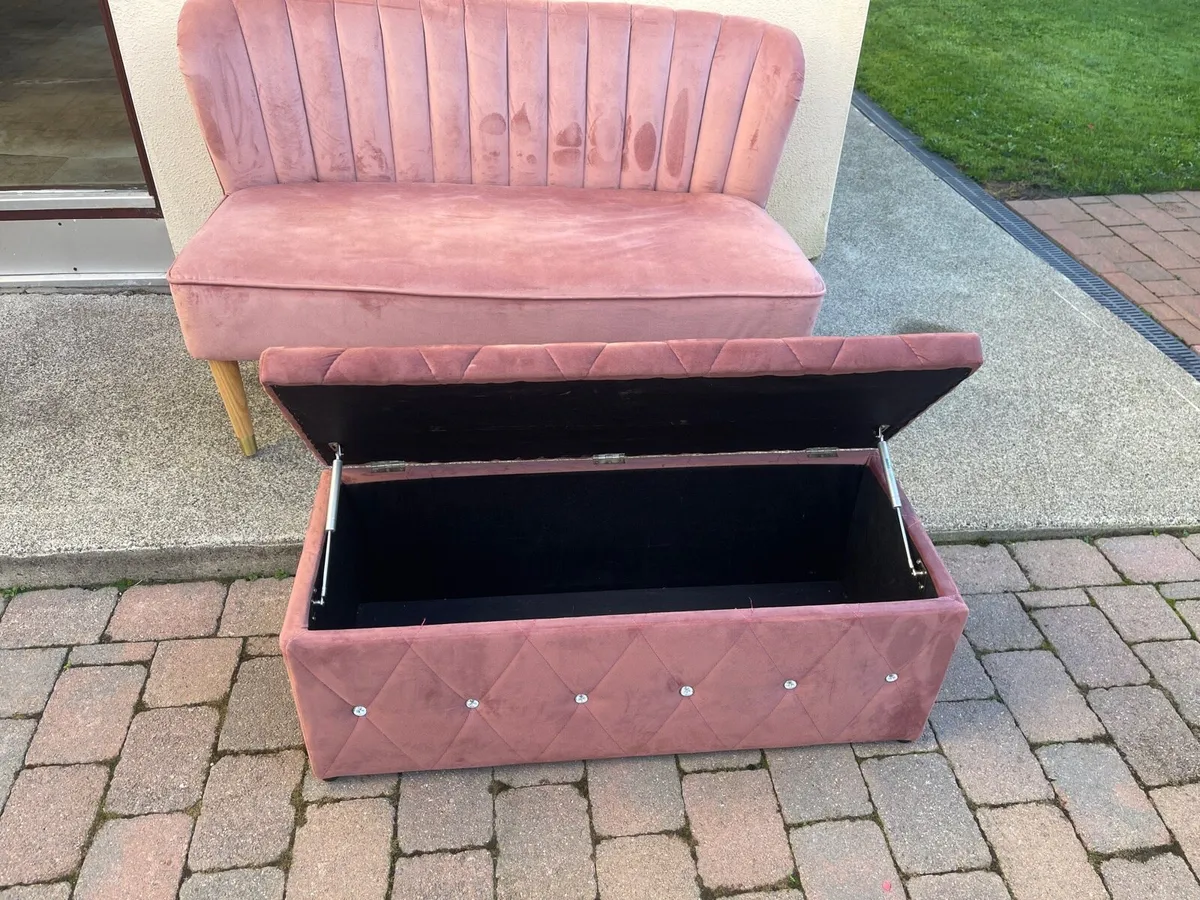 Two settler and blanket box - Image 1