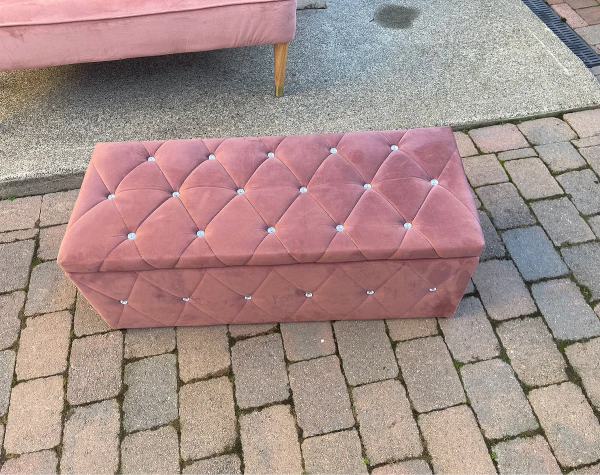 Two settler and blanket box - Image 4