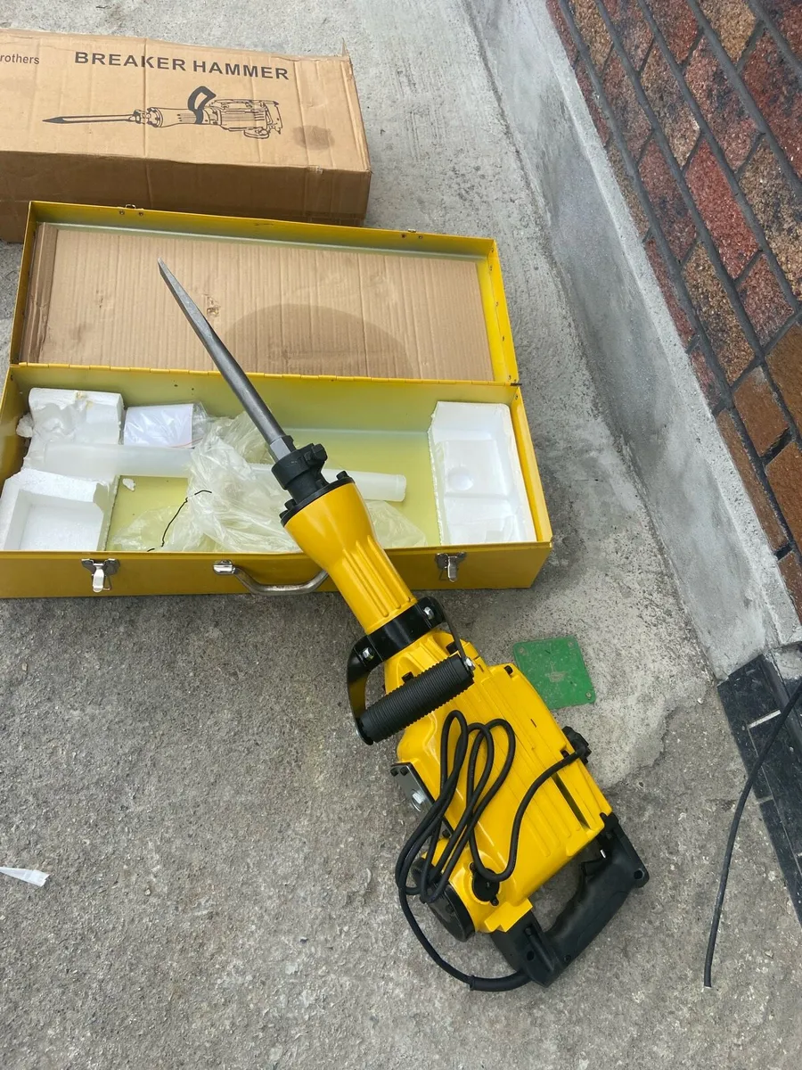 Kango hammer free delivery - Image 1