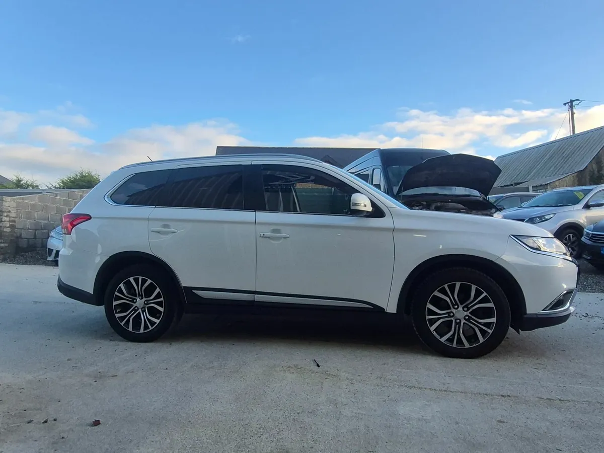 Mitsubishi Outlander 2016 4x4 - Image 4