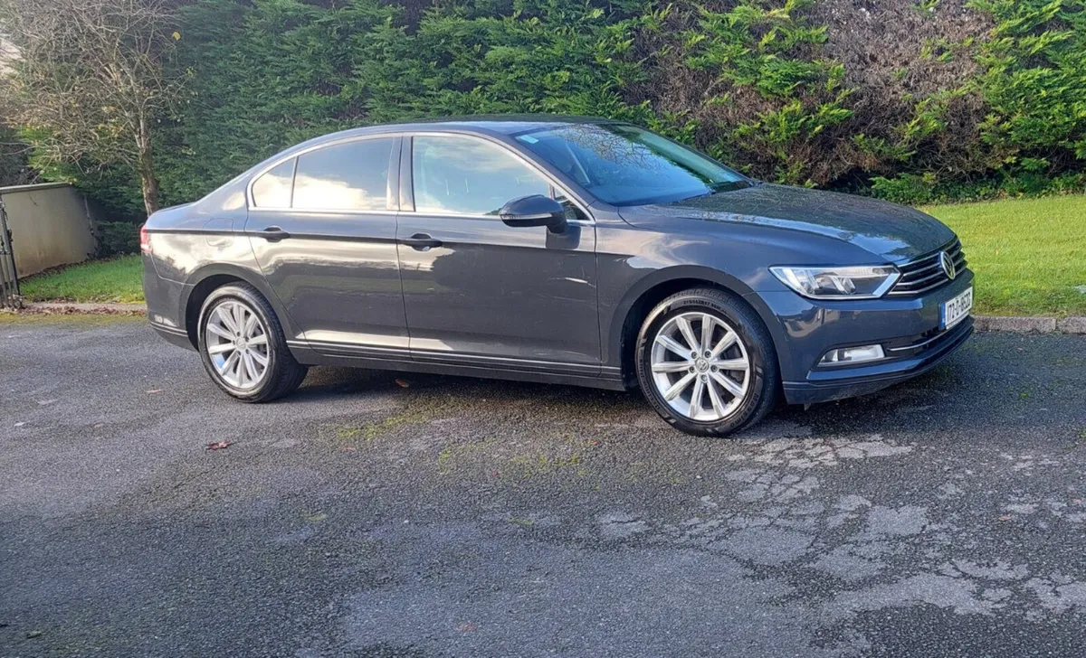 Volkswagen Passat 2017 - Image 1