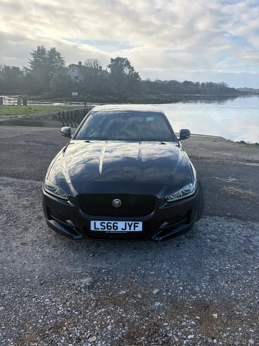Jaguar xe automatic - Image 2
