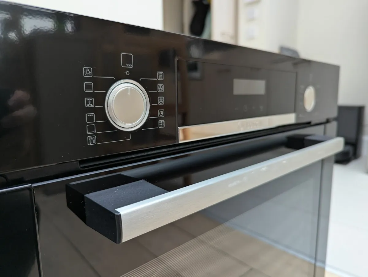 Bosch oven with pyrolytic self-cleaning function - Image 2