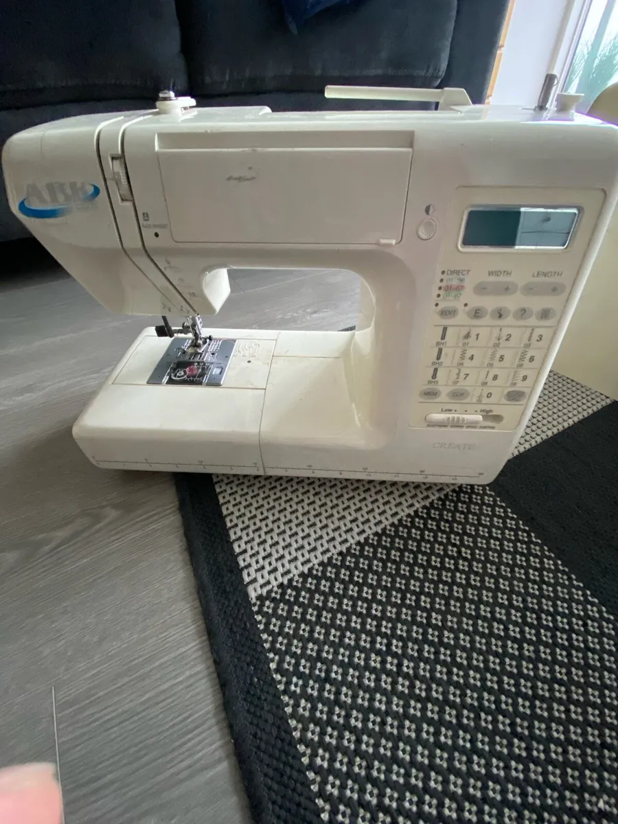 Sewing machine - Image 1