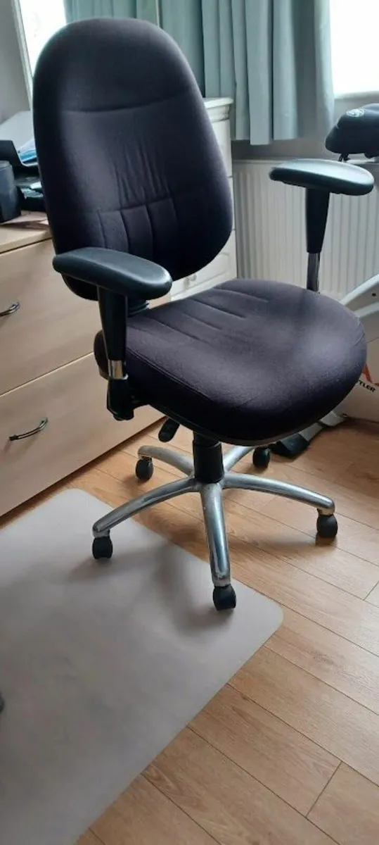 Office shair - Image 1