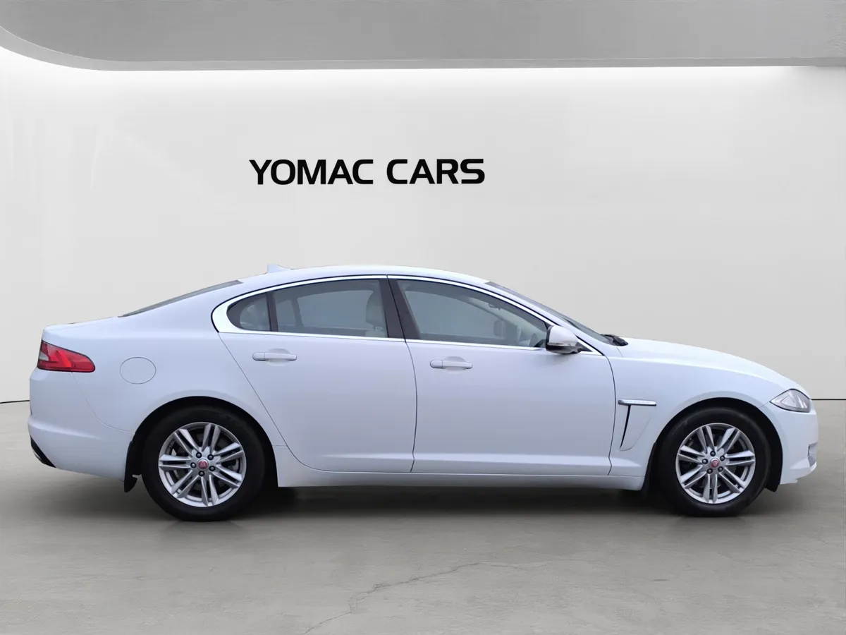 Jaguar XF 2.2D SE 2015 - Image 2