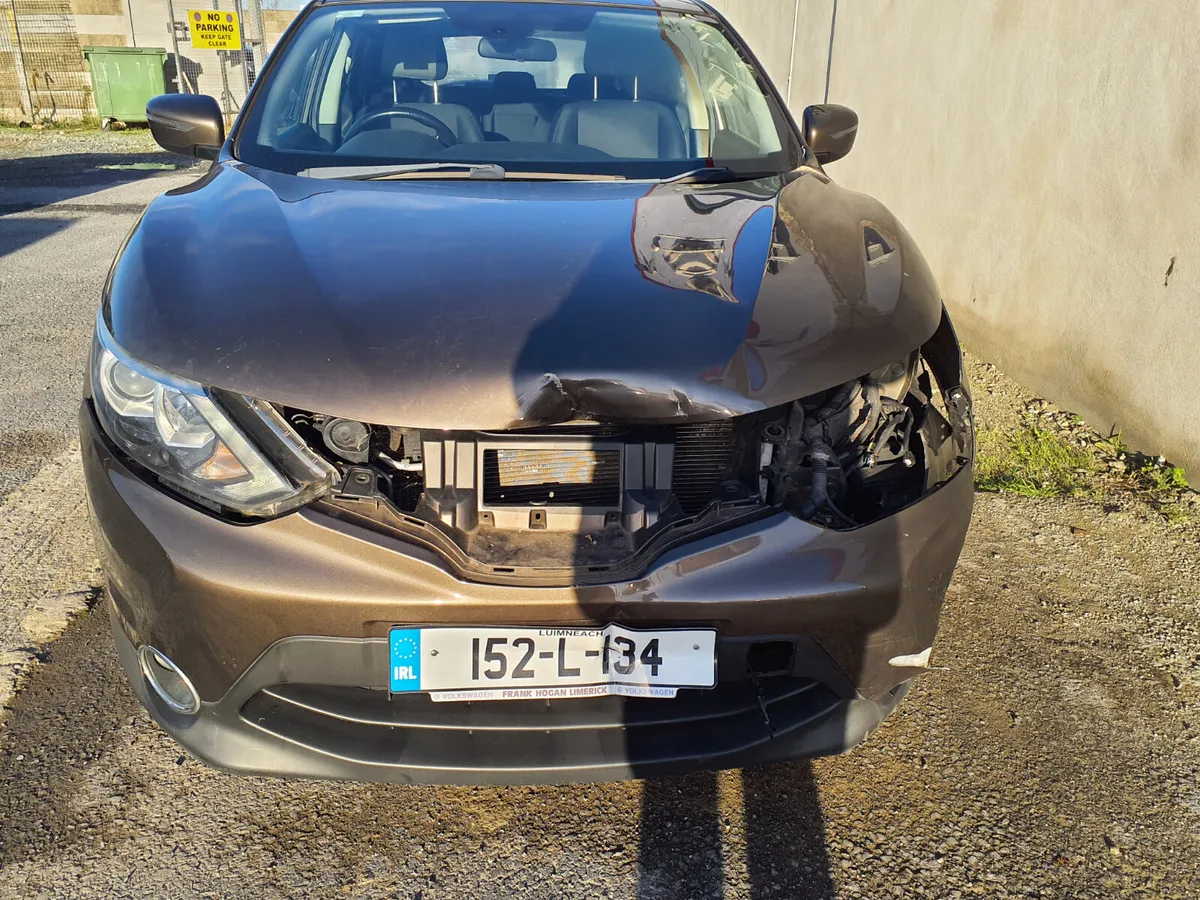 Nissan Qashqai 2015 with very light damage, - Image 4