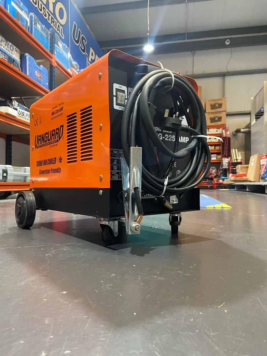 225 amp MIG welder gas and gasless free delivery - Image 4