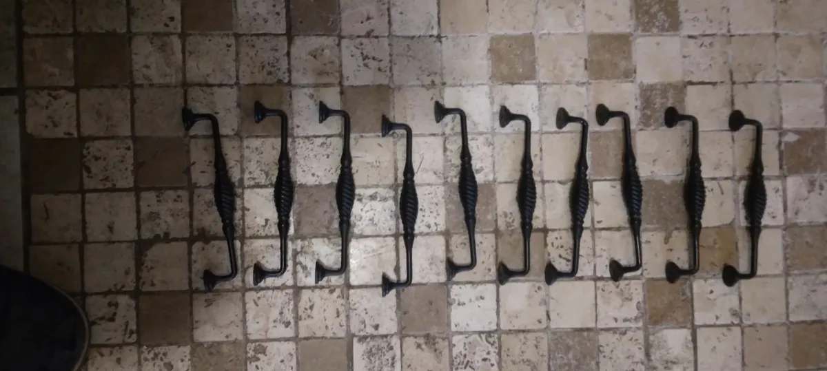 Cupboard handles - Image 2