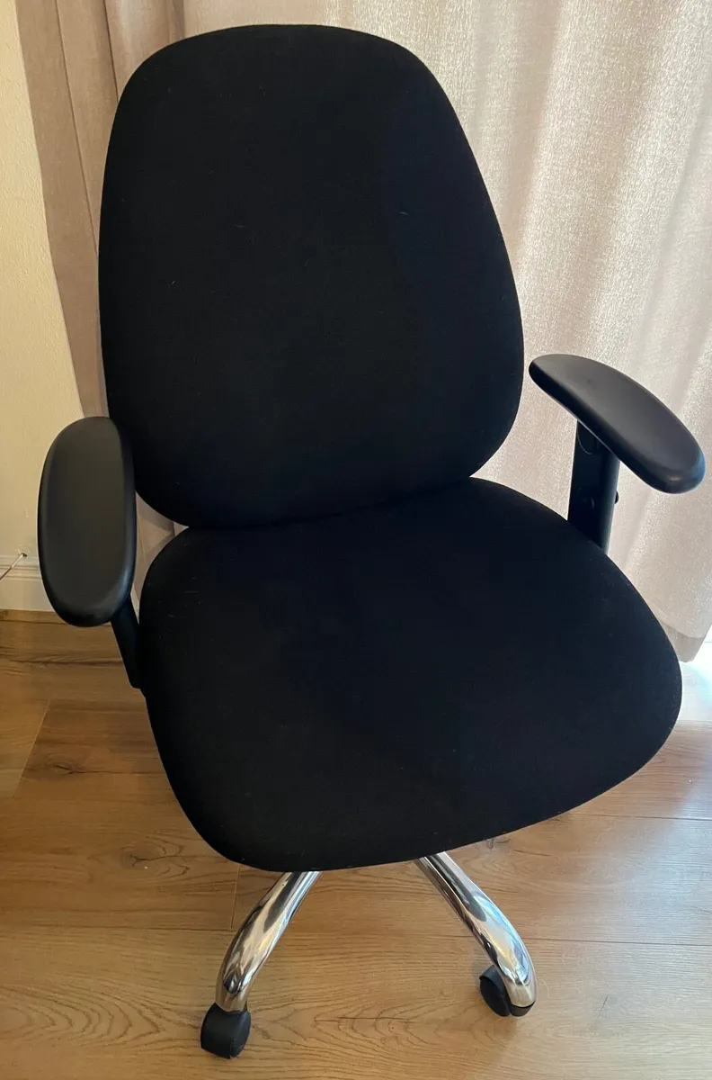Office chair - Image 1