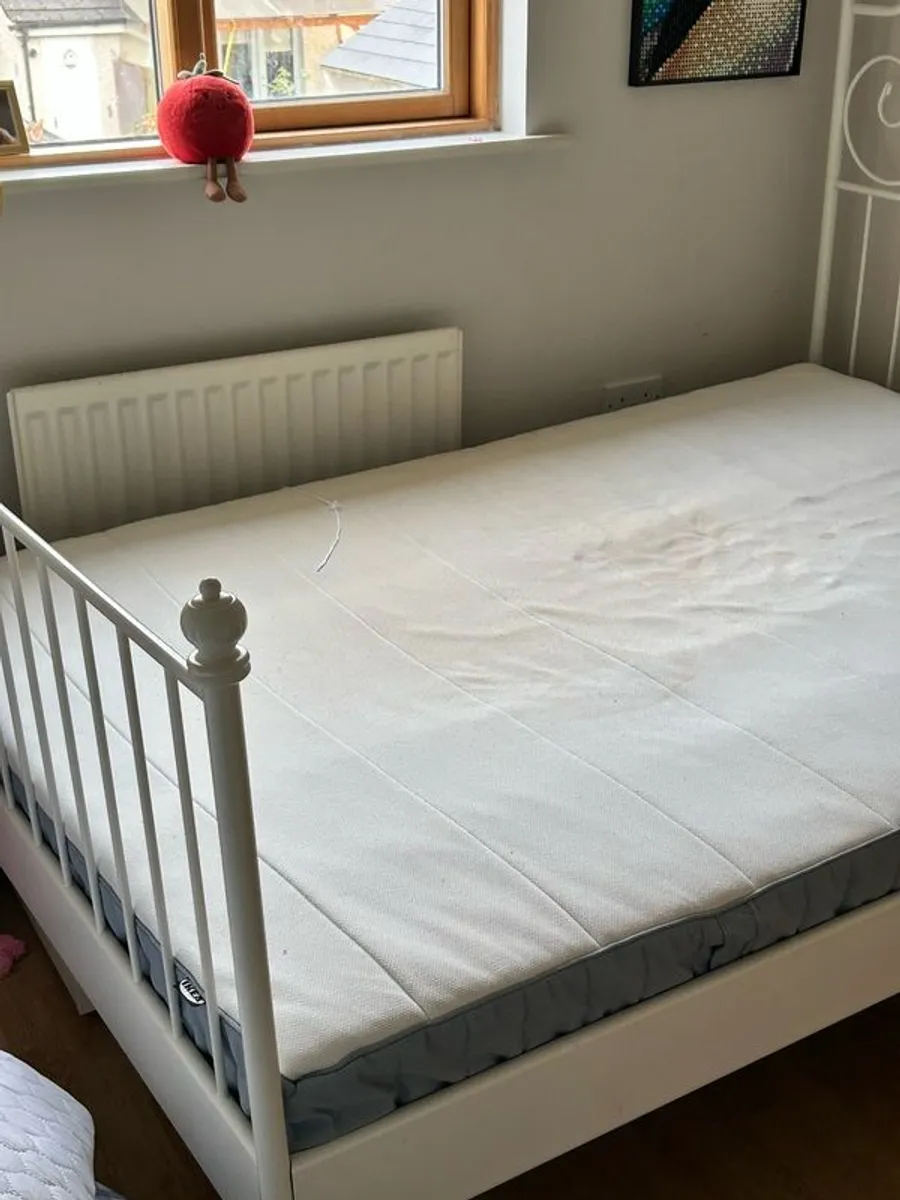 Double bed & mattress free to take away - Image 1