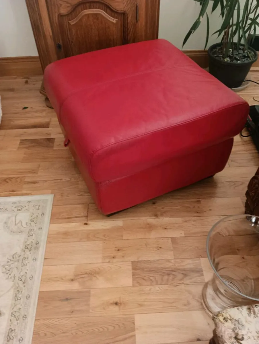 Lovely foot and storage box - Image 1