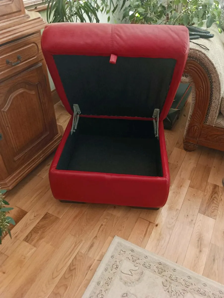 Lovely foot and storage box - Image 3