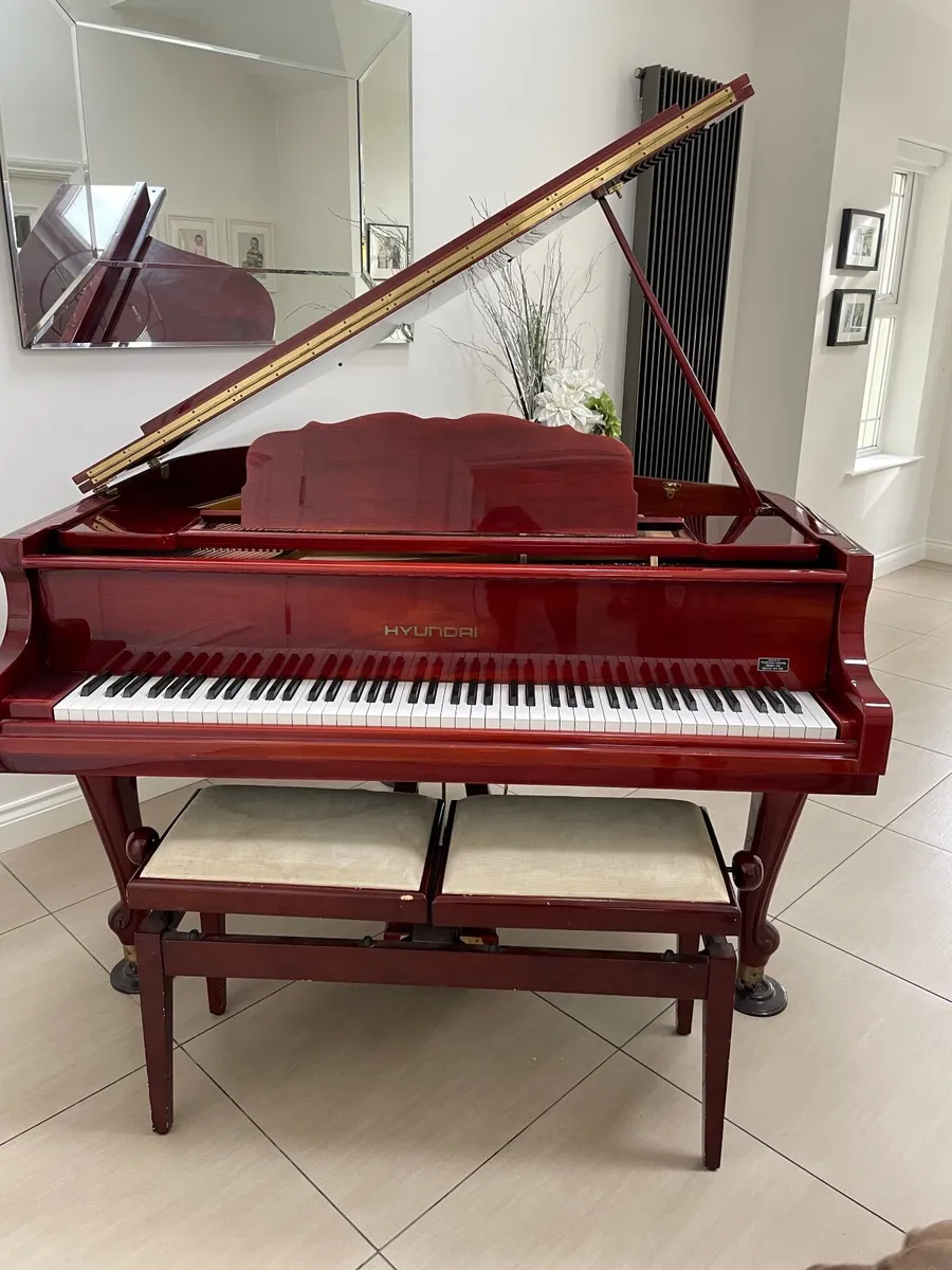 Baby Grand Piano - Image 1