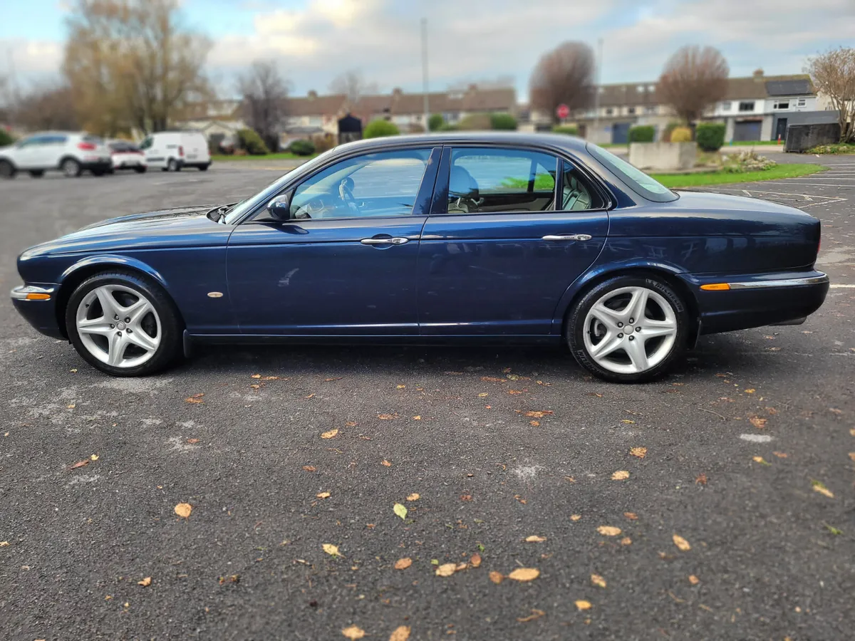 Jaguar XJ - Image 4