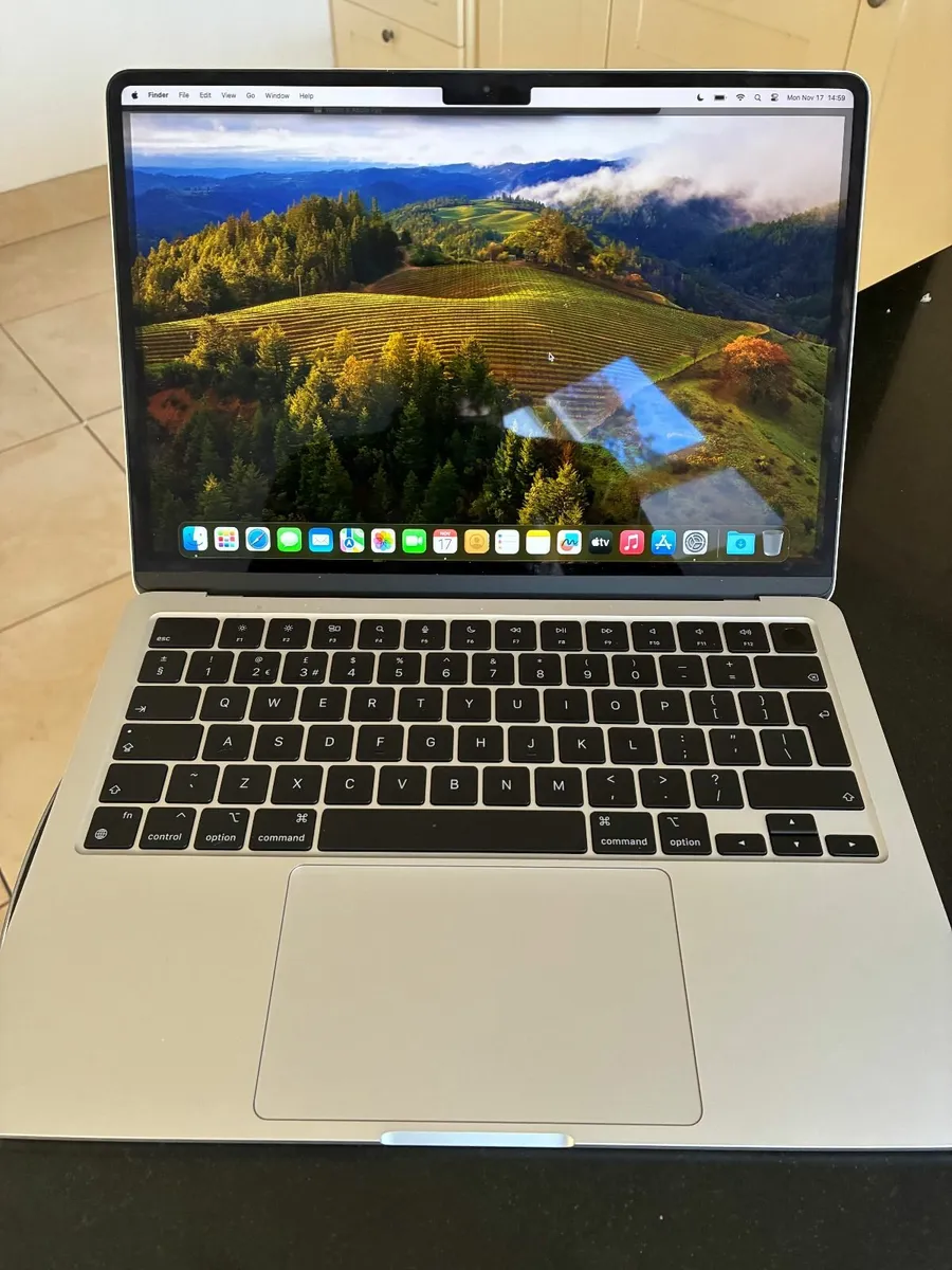 Apple MacBook Air - Image 1