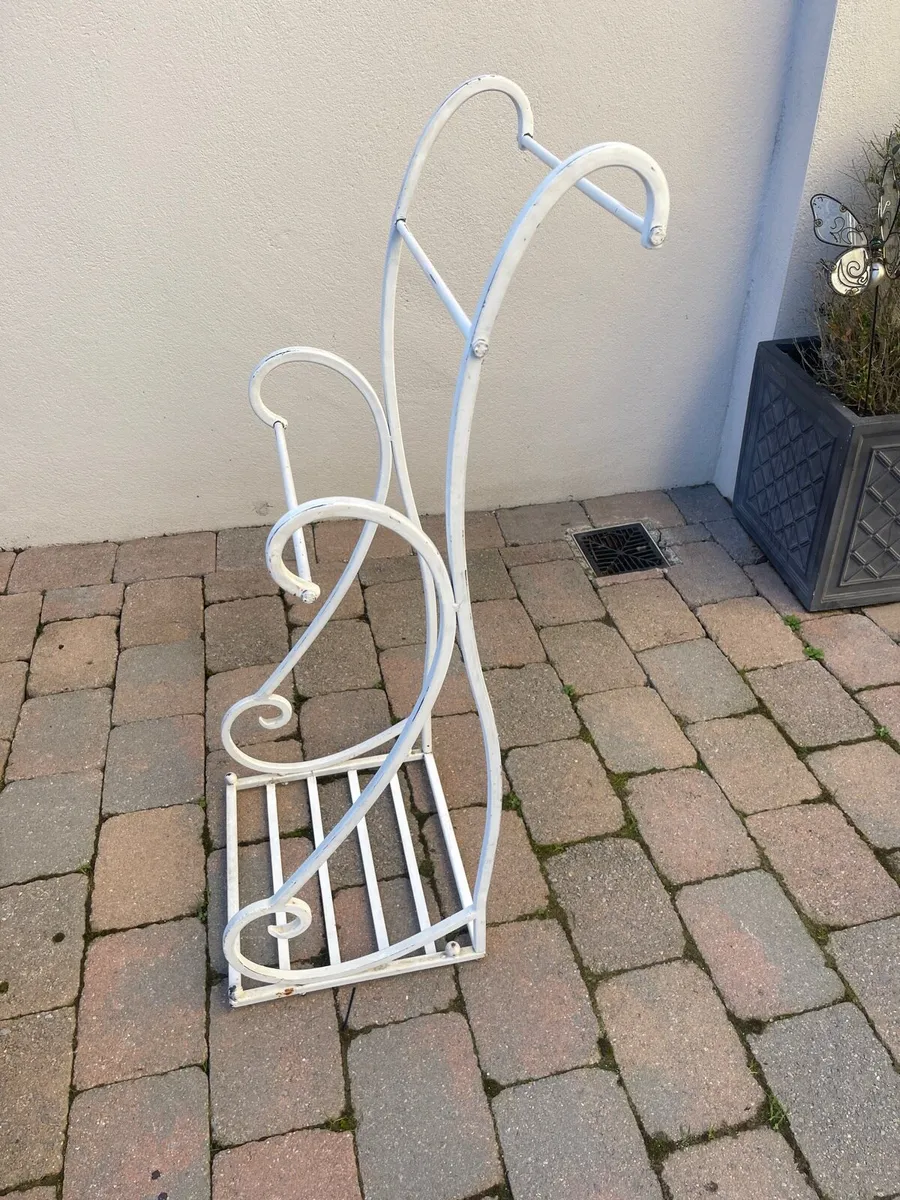 Towel stand - Image 1