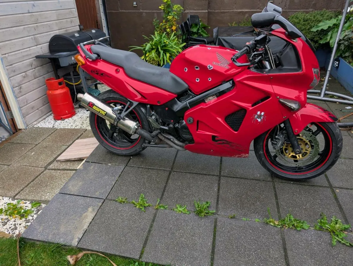 Honda VFR 800 - Image 2