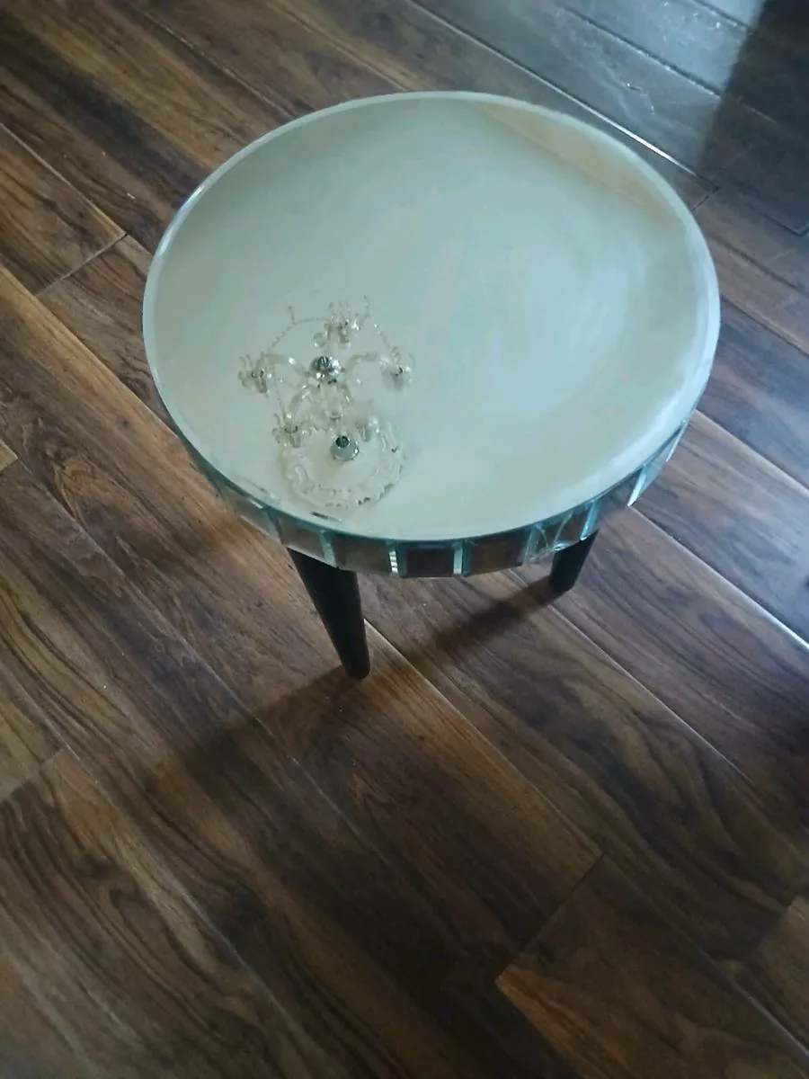 Mirrored side table - Image 2