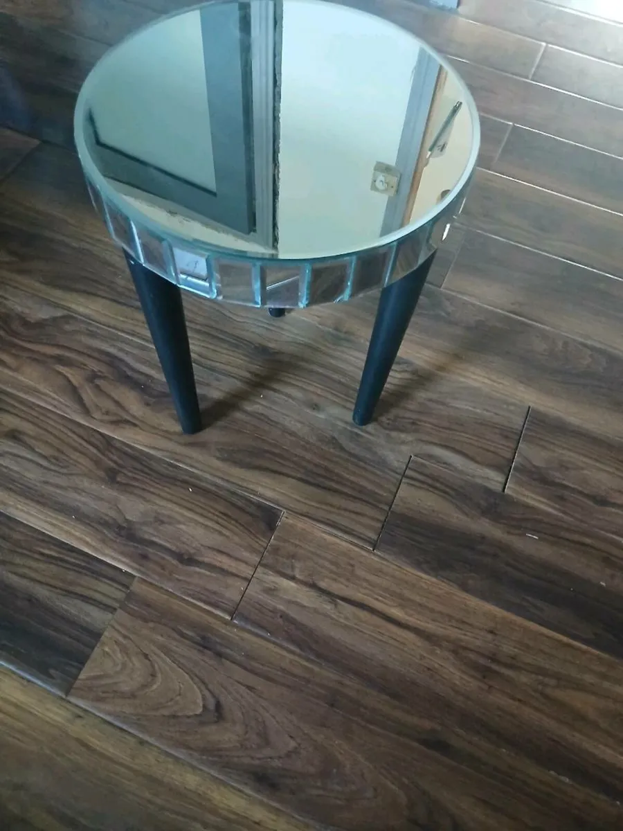 Mirrored side table - Image 3