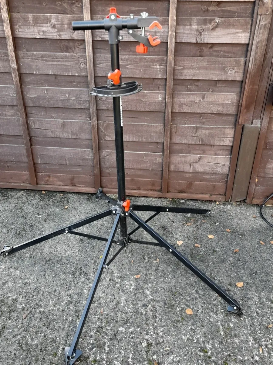 bicycle repair stand - Image 1