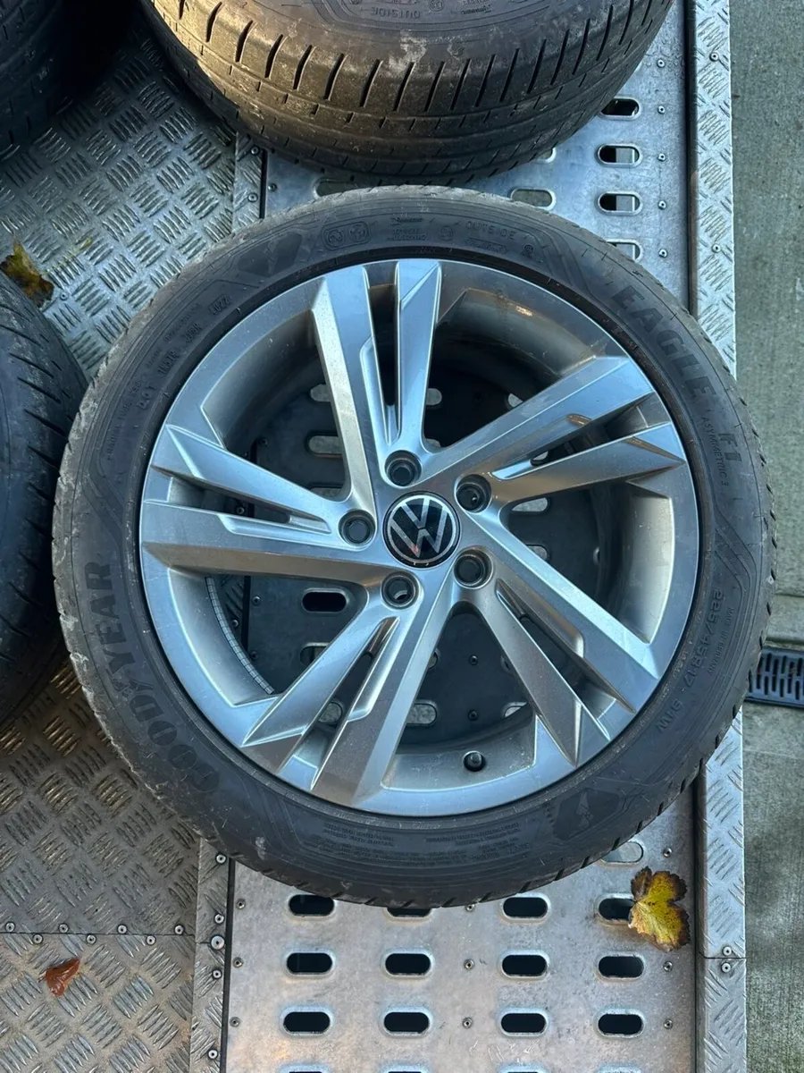 Genuine Volkswagen Golf 17” R Line Alloys - Image 4