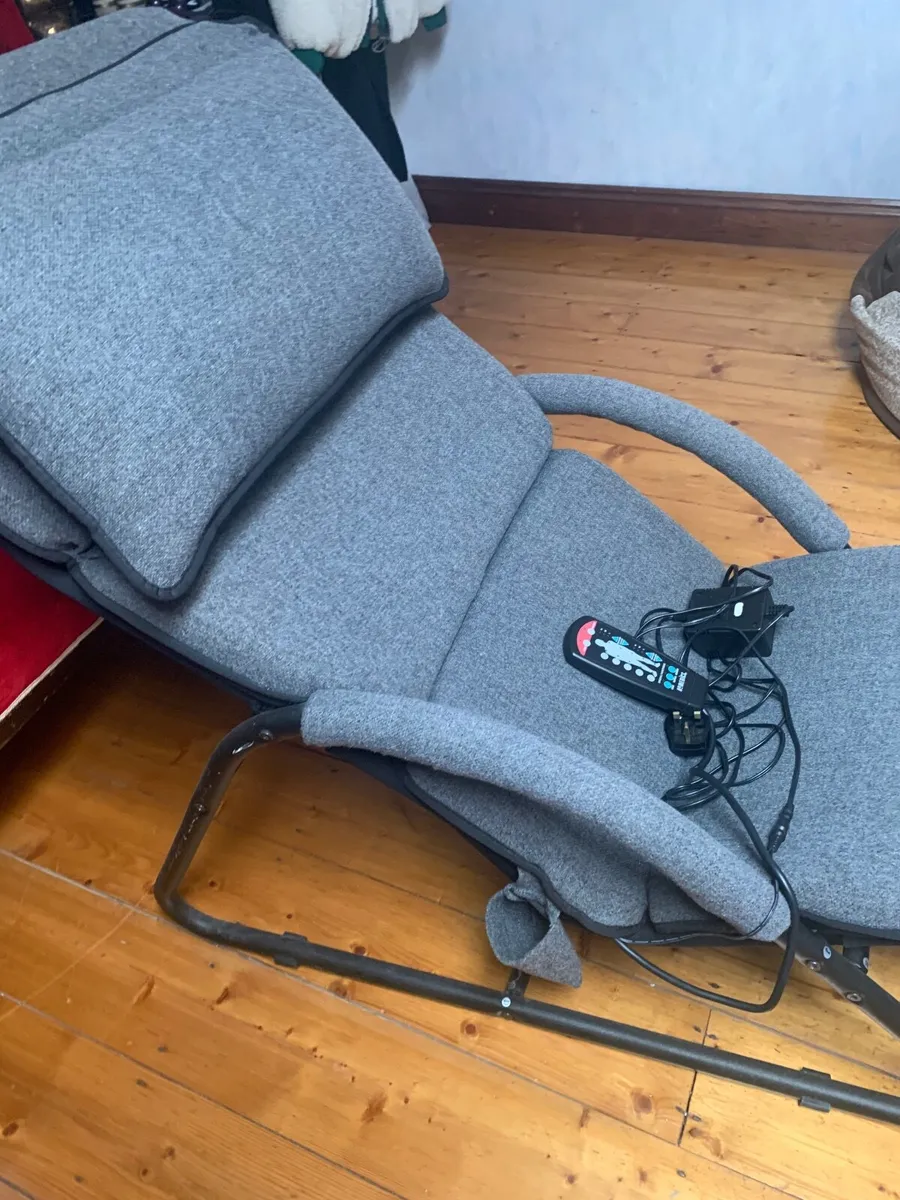 HoMedics Massage Chair - Image 1