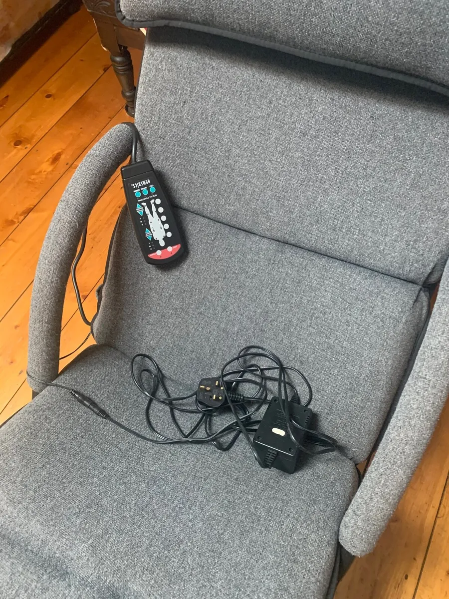 HoMedics Massage Chair - Image 4