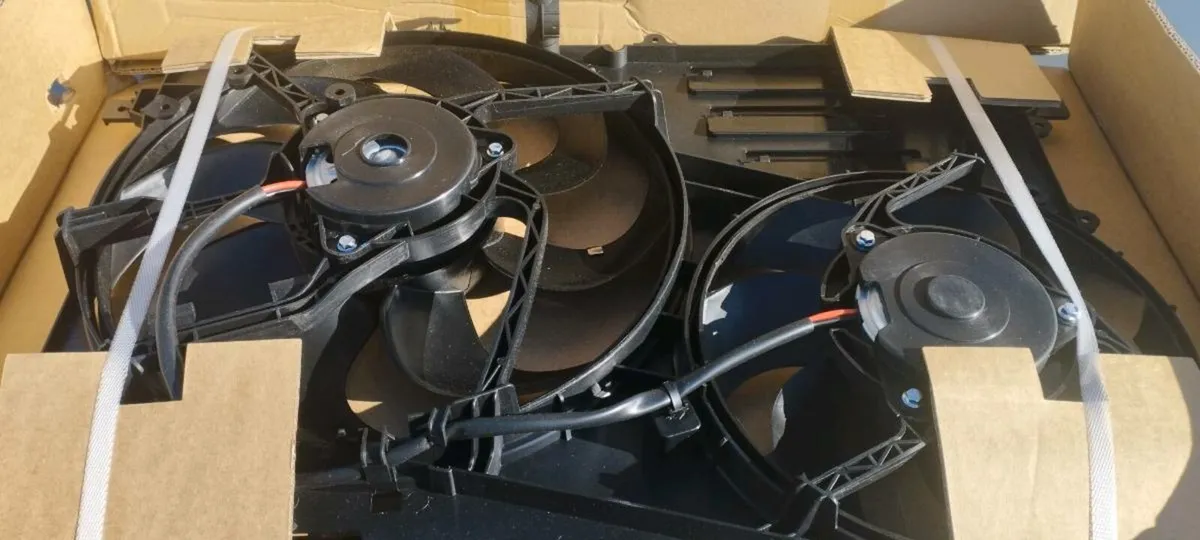 Magnetti Marelli Car Engine Radiator Fan - Image 1