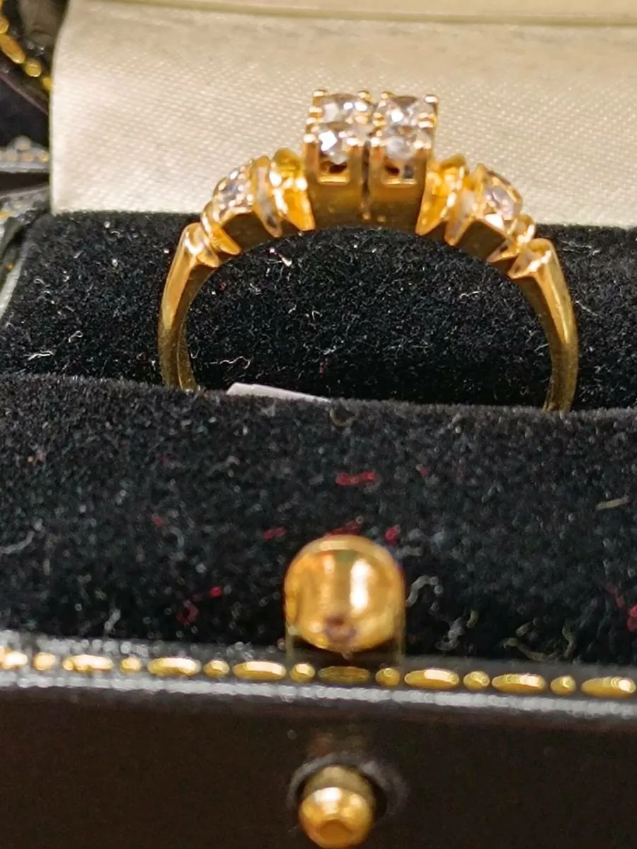 18k Yellow Gold & Zirconia Ring - Image 4