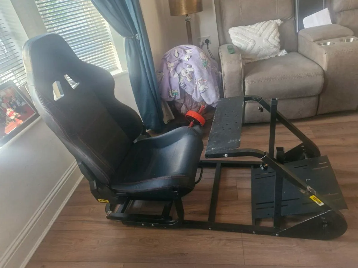 Gaming chair - Image 1