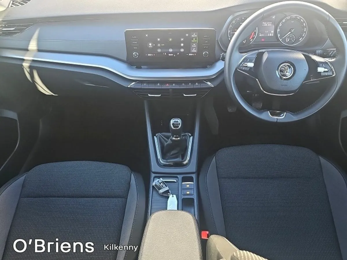 Skoda Octavia AMBITION 2.0 TDI 115 BHP 4DR *1 OWNE - Image 2