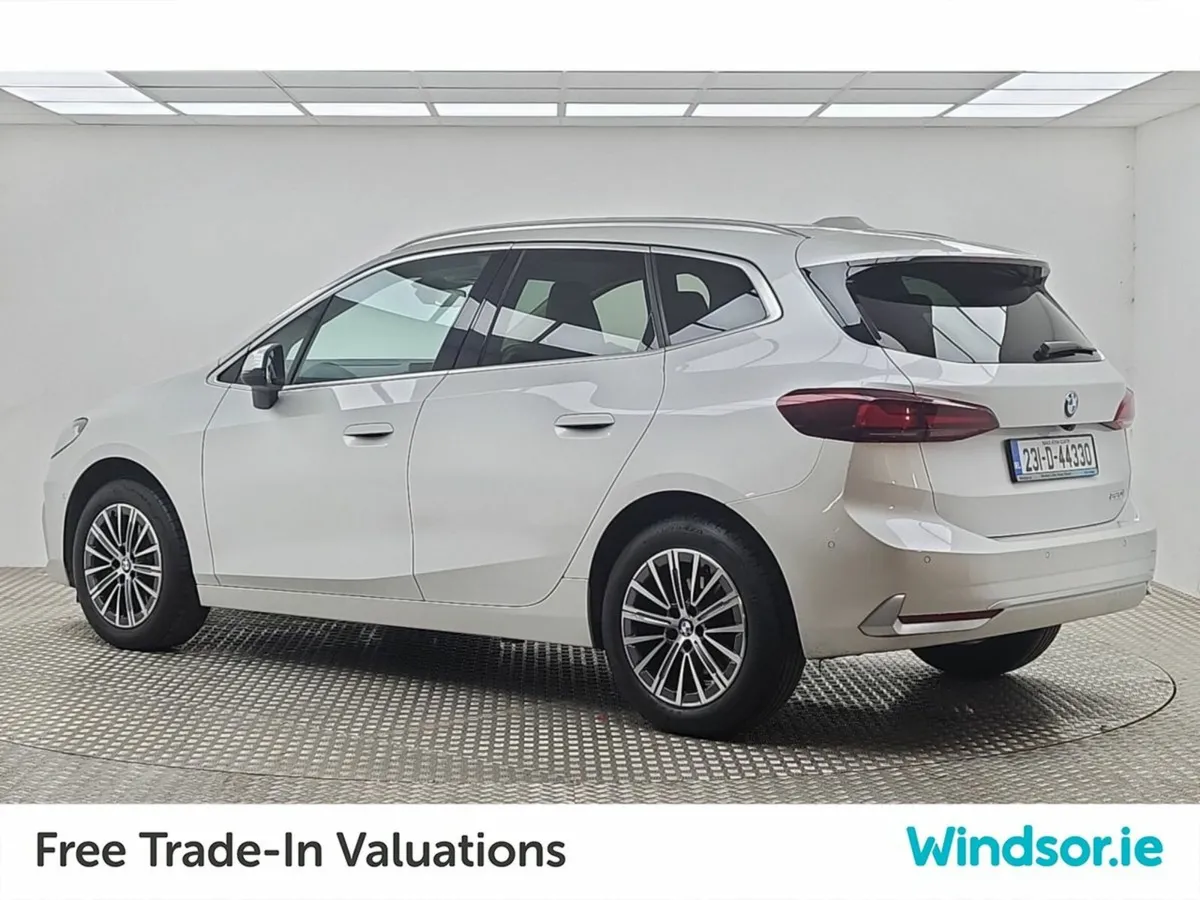 BMW 2-Series 220i Luxury Auto - Image 4