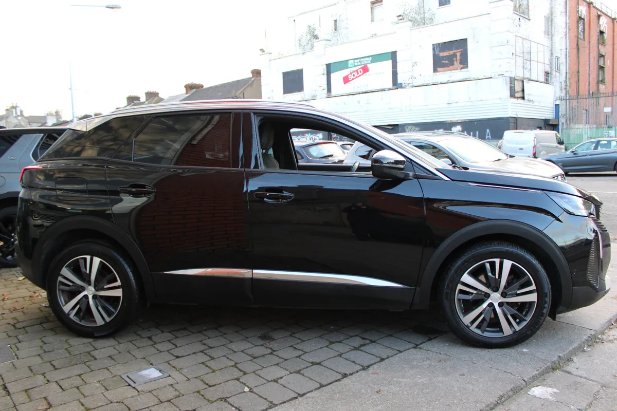 Peugeot 3008 1.6 HDI ALLURE AUTOMATIC 2023 - Image 3