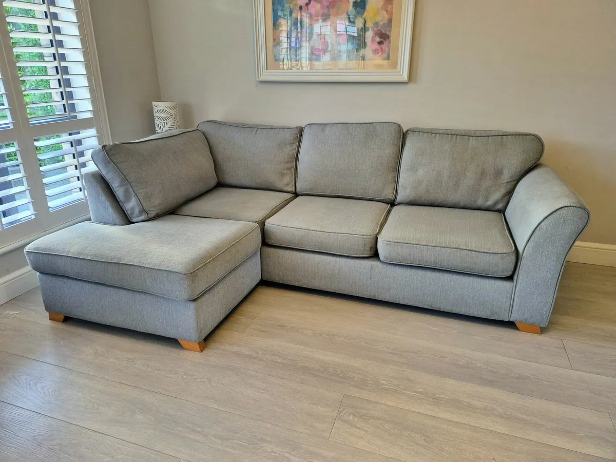4 seater corner / chaise sofa (good condition) - Image 1