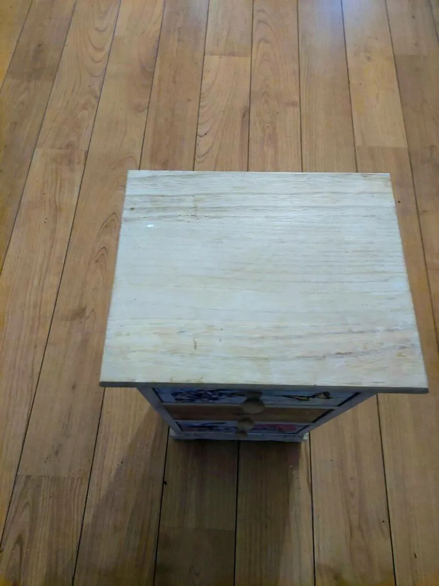 Small chest of drawers - Image 4