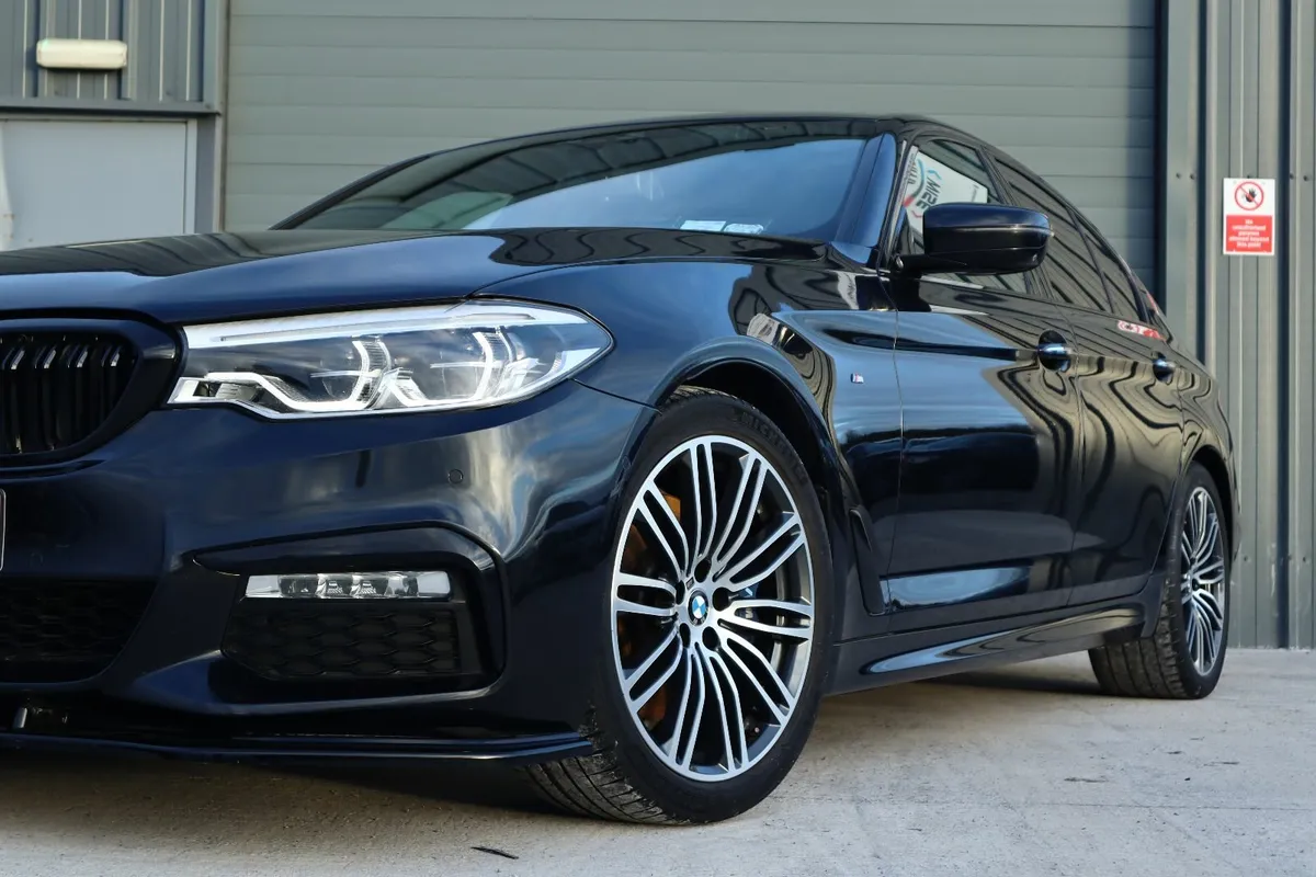 BMW 530i Msport // Fully Loaded // Low KMS // - Image 3