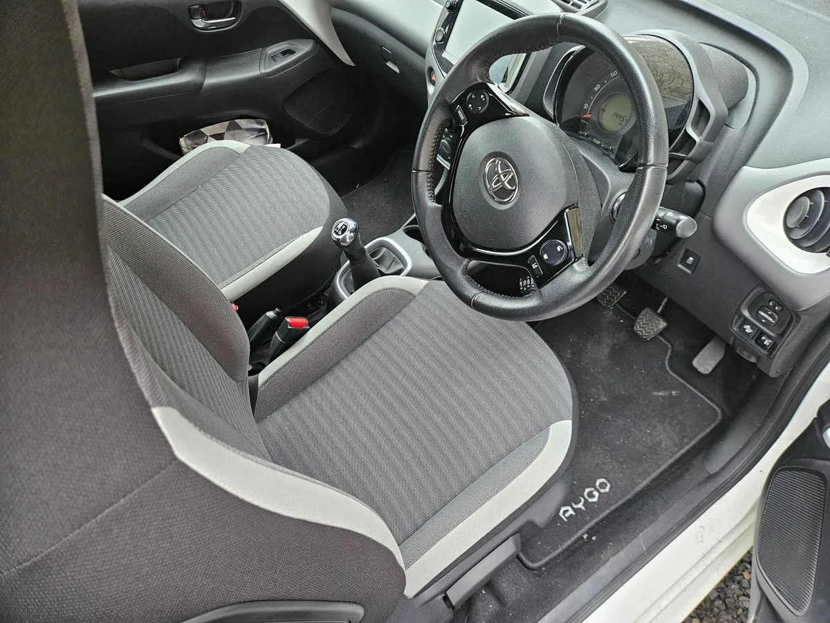 Toyota Aygo 2020 ONLY 9,000 MILEAGE - Image 4