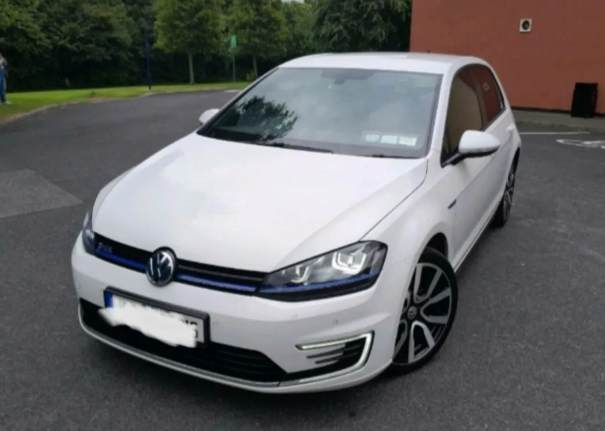 Volkswagen Golf Automatic - Image 3