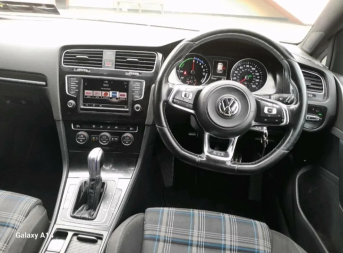 Volkswagen Golf Automatic - Image 4