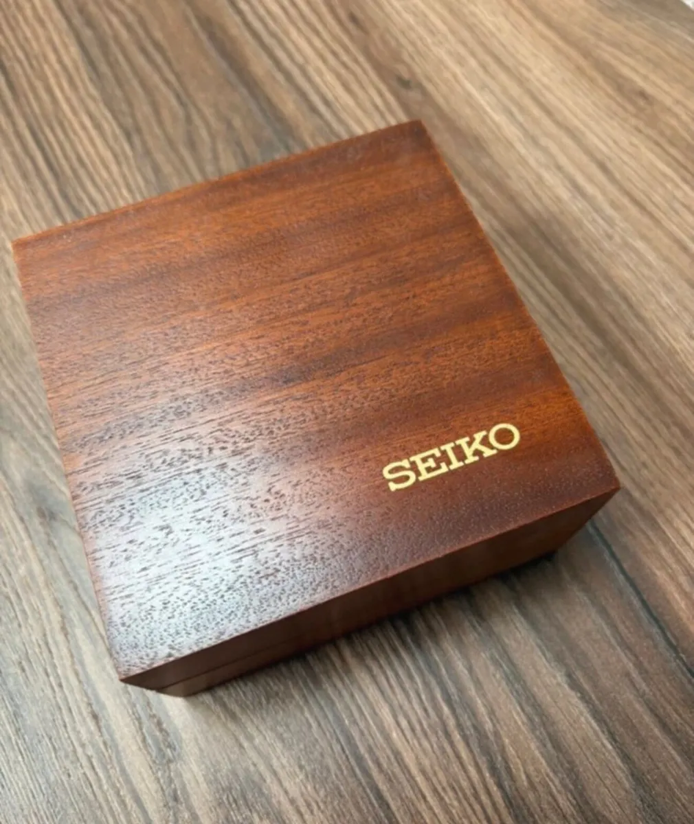 Vintage digital Seiko watch - Image 2