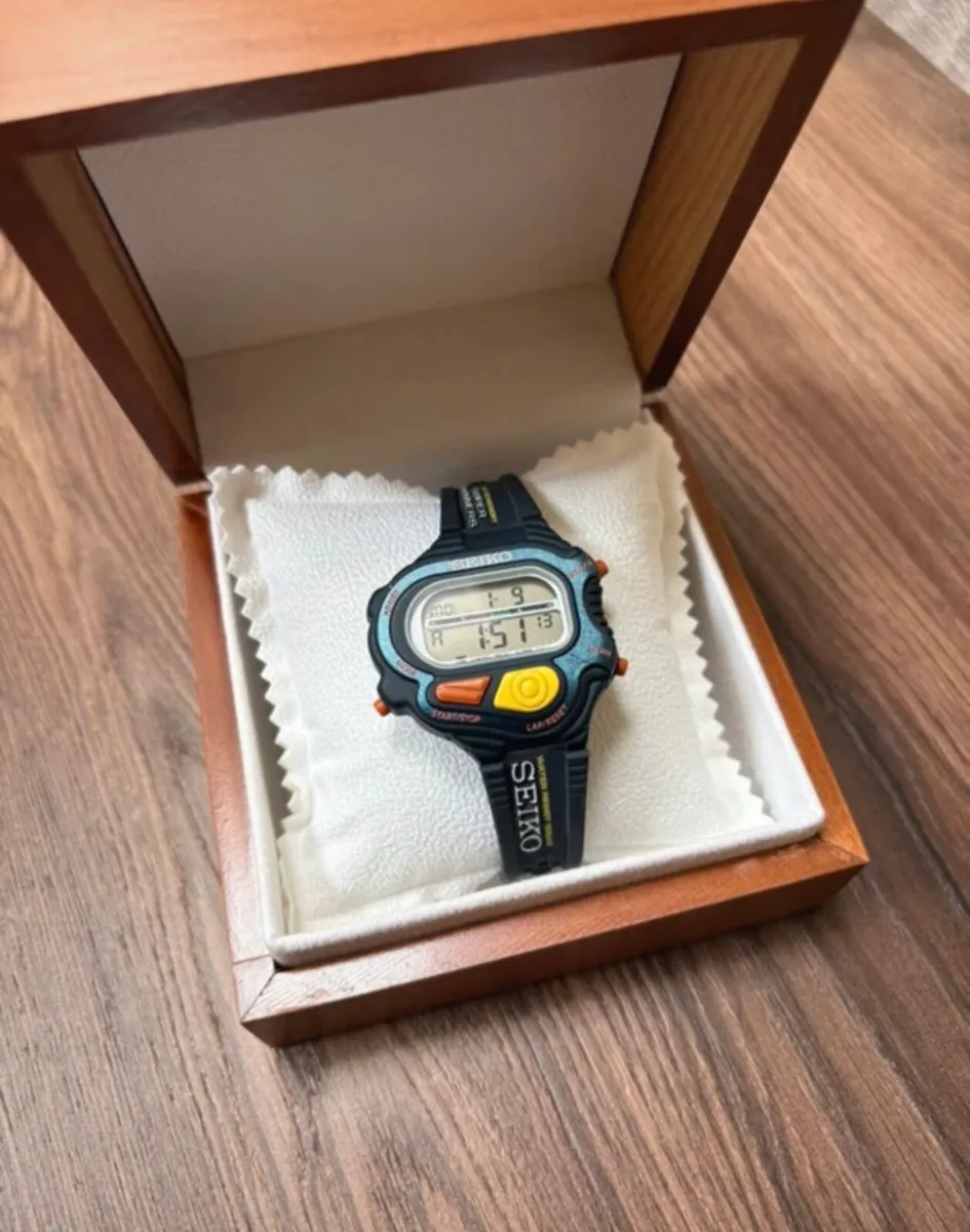 Vintage digital Seiko watch - Image 3