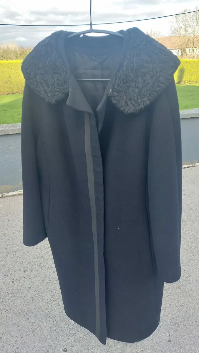 Ladies HUCKE wool coat - Image 1