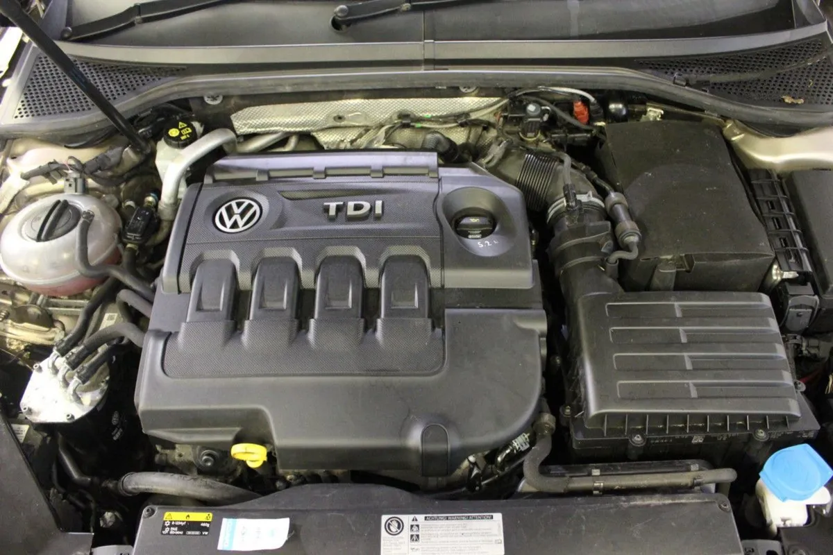 Volkswagen Passat Highline BE 2.0tdi D6F 150 5DR - Image 4