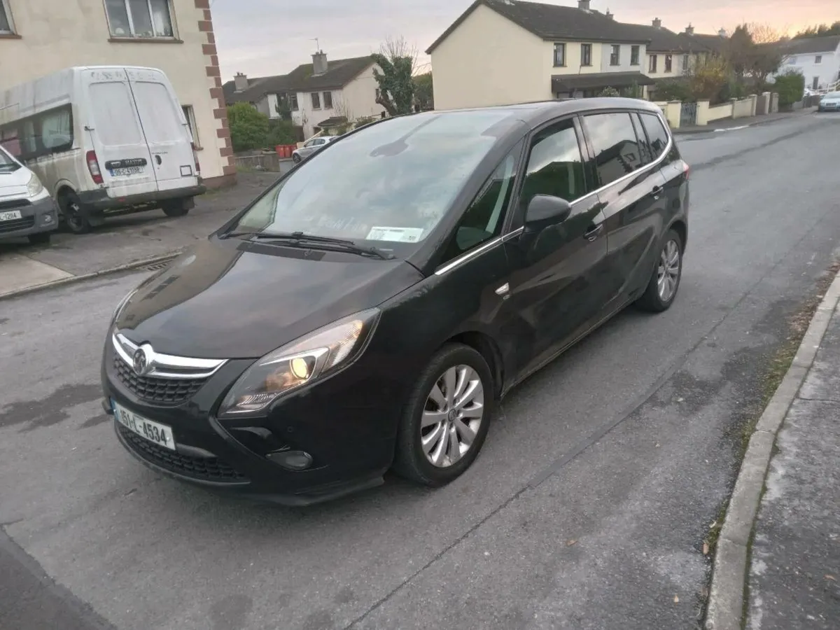 151 opel zafira nct 10/26 taxed 12/25 €2450 - Image 4