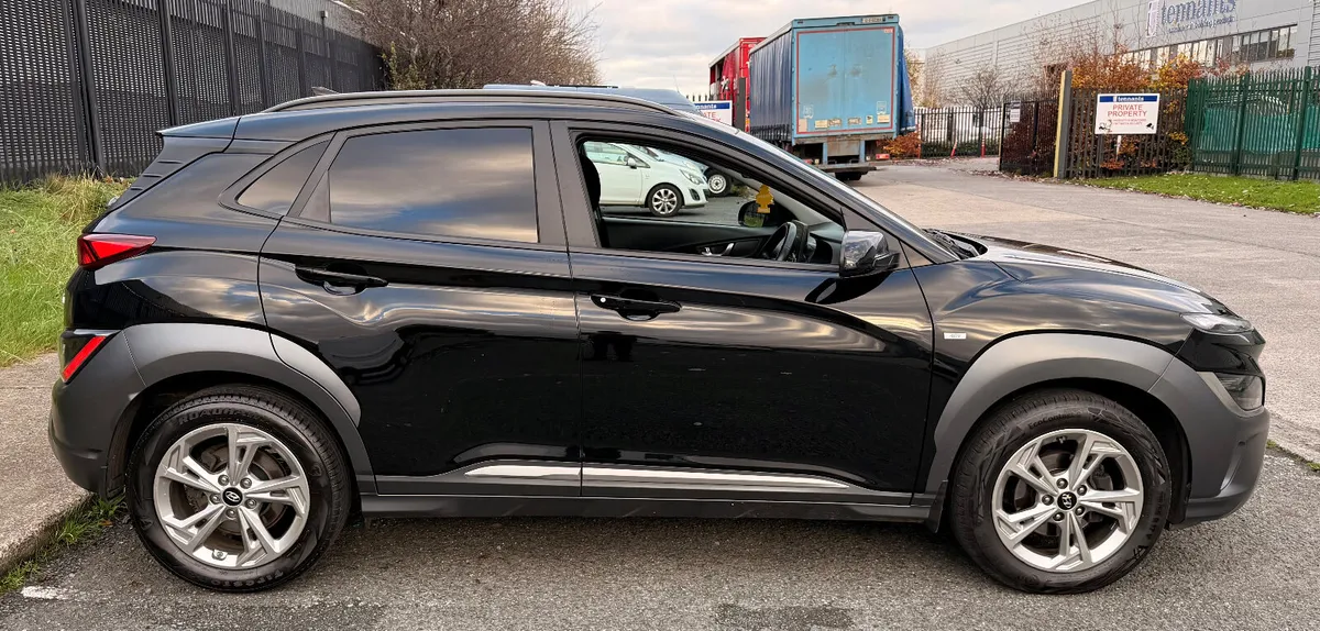 2021 Hyundai Kona Executive Commercial - Image 3