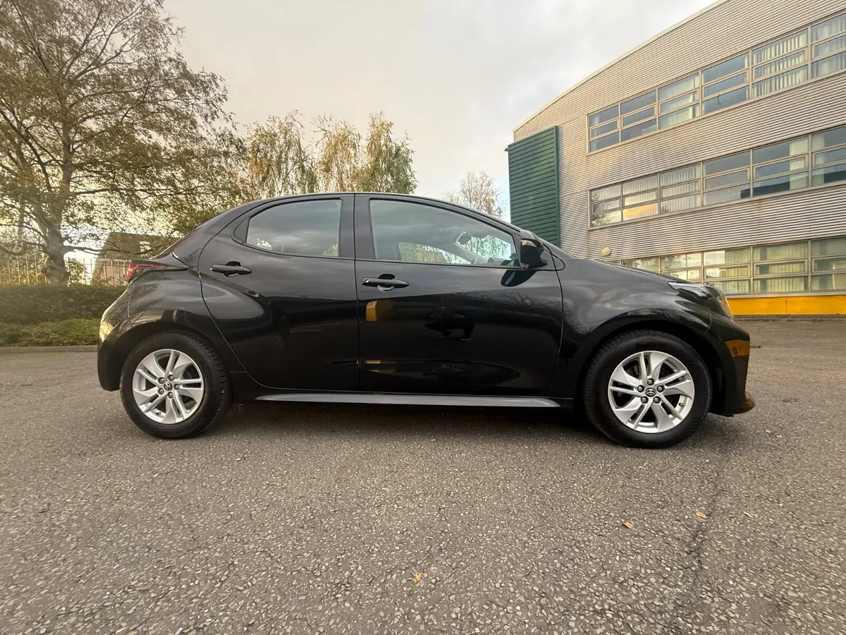 Toyota Yaris 1.0 Petrol 5 door hatchback - Image 3