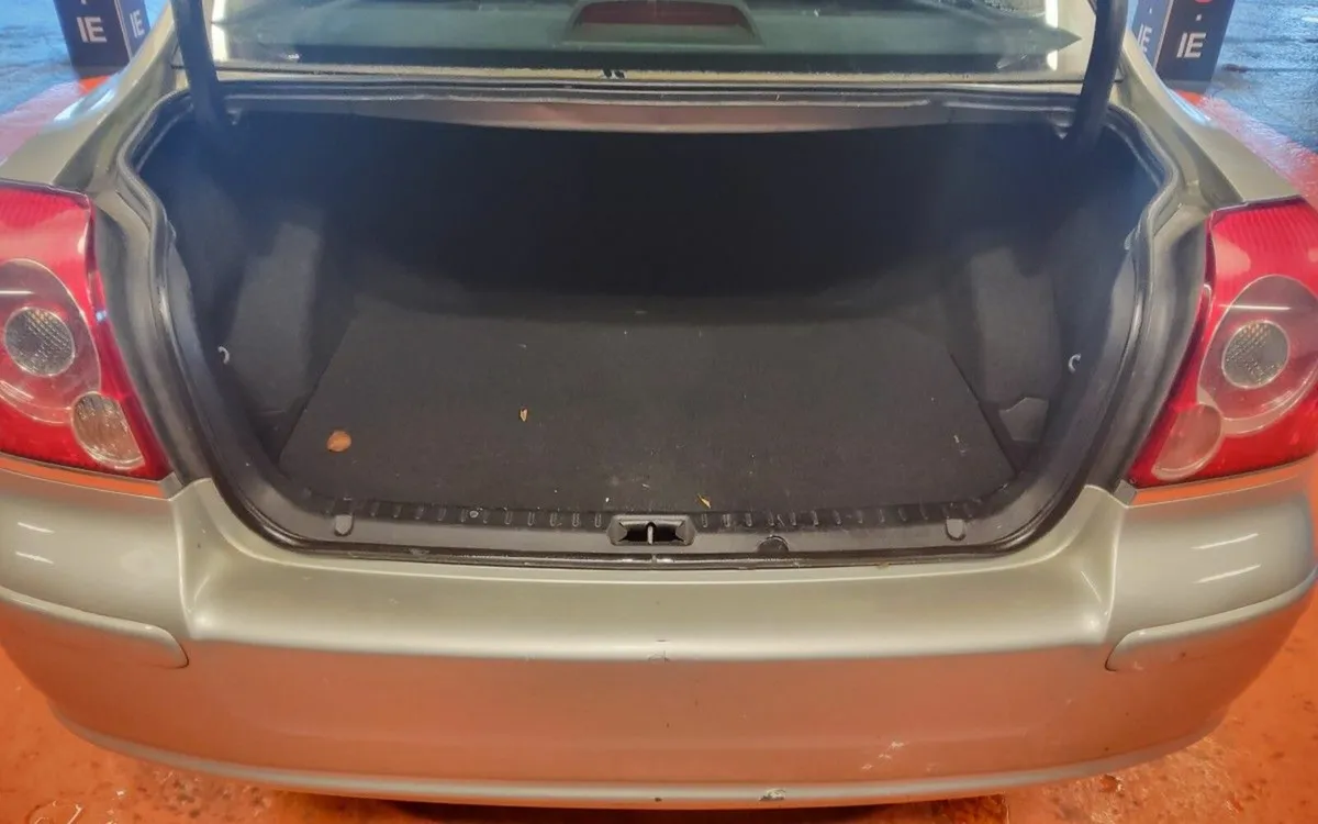 Toyota Avensis 1.6 Valvematic Strata - Image 4