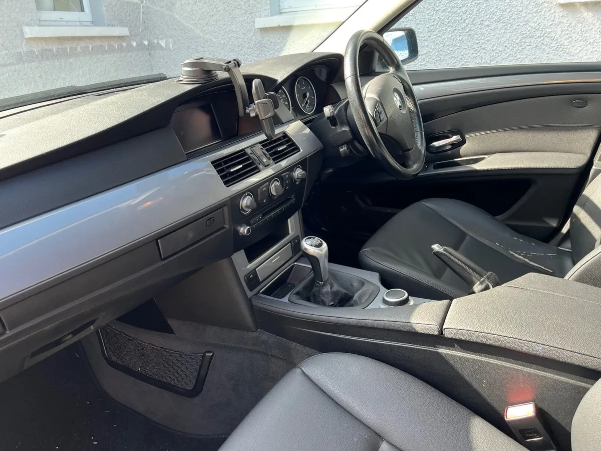 BMW 5-Series 2008 - Image 3