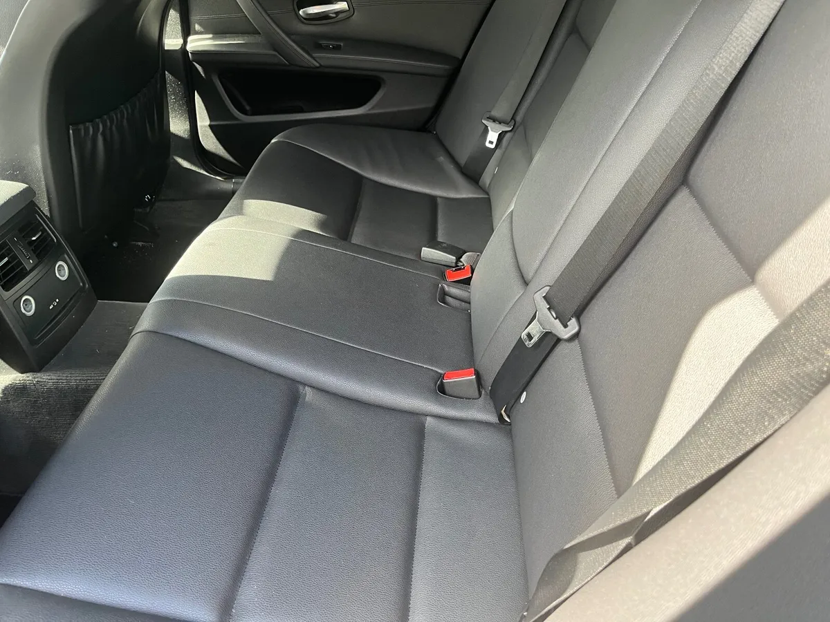 BMW 5-Series 2008 - Image 4